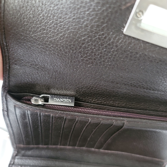 Danier Genuine Leather Wallet (Dark Brown) - Picture 5 of 12